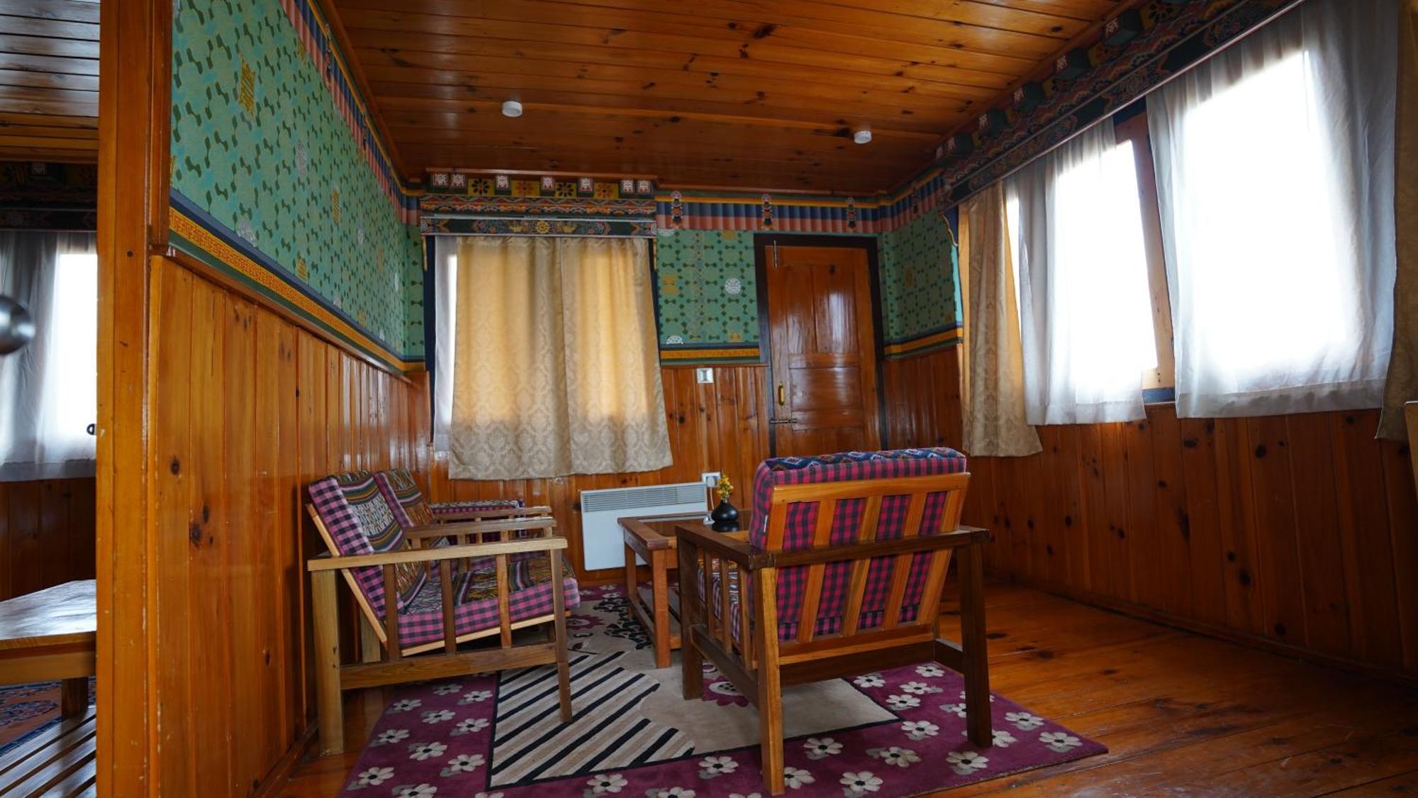 Hotel Olathang พาโร ภายนอก รูปภาพ